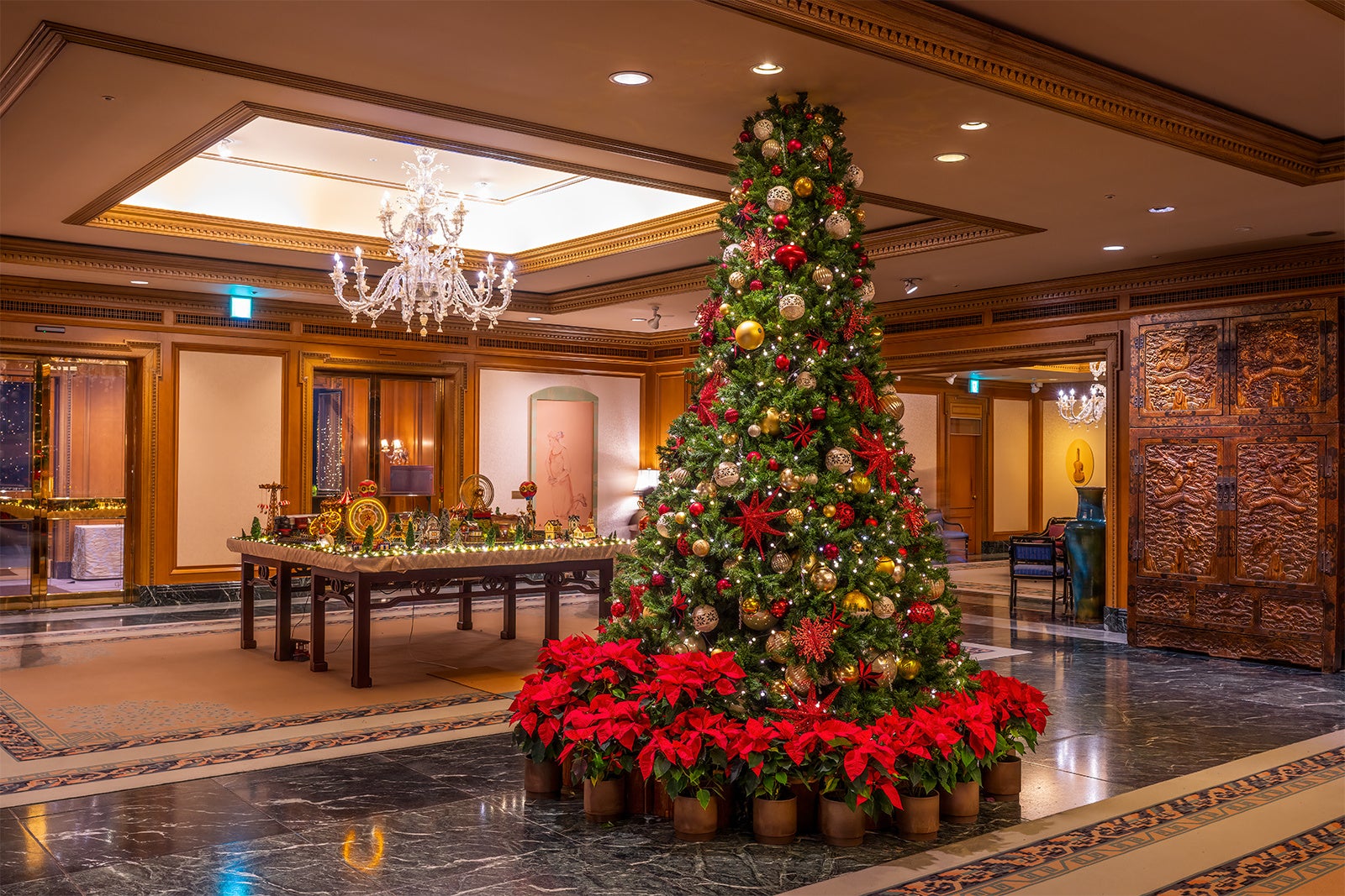 【ホテル椿山荘東京】サンタクロースと過ごす、心に残るクリスマス　プレゼントのお渡しと記念撮影付きステイプランを9月17日より予約開始