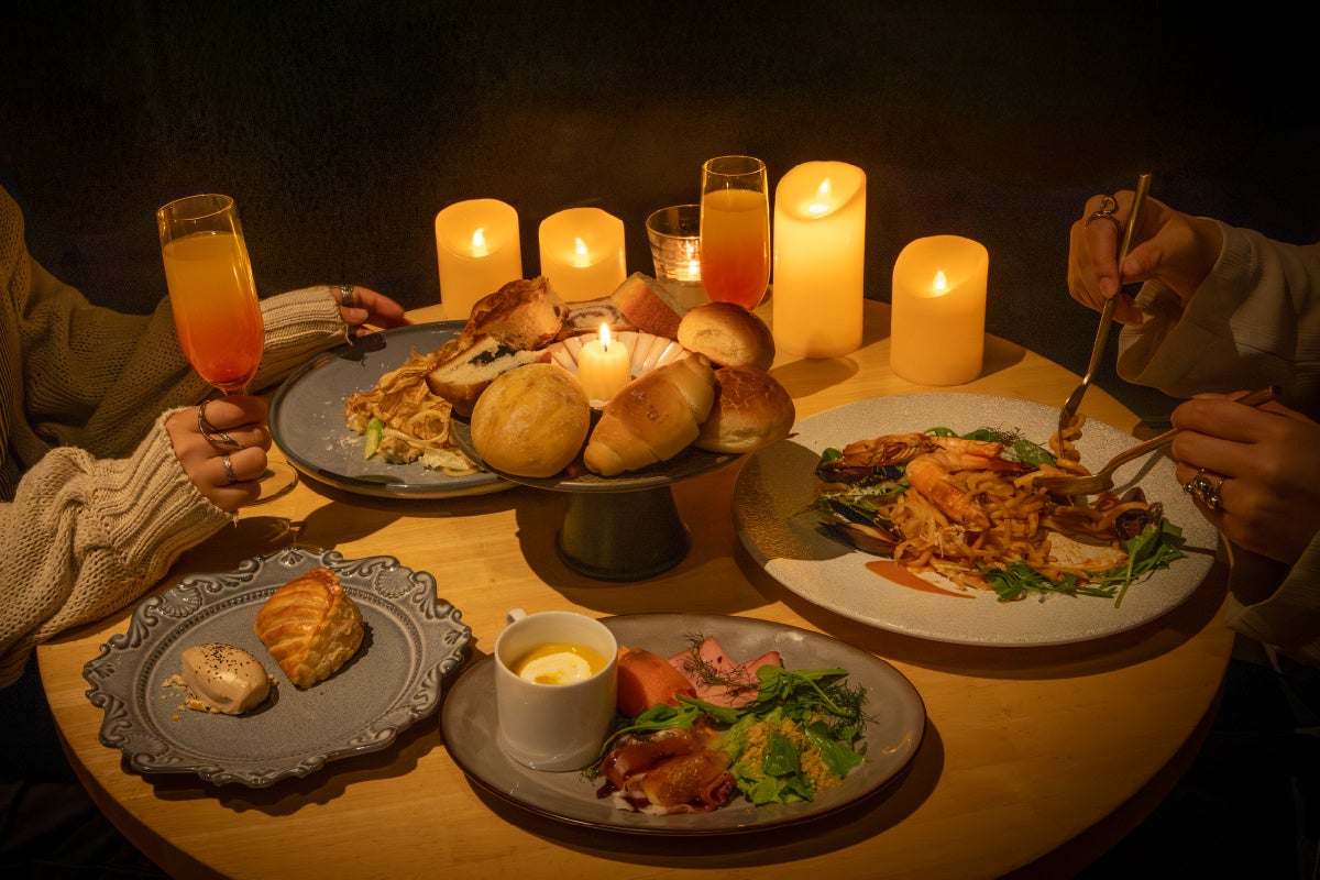 ハロウィンの彩りと秋の恵みを楽しむランチブッフェを開催／ザ ロ